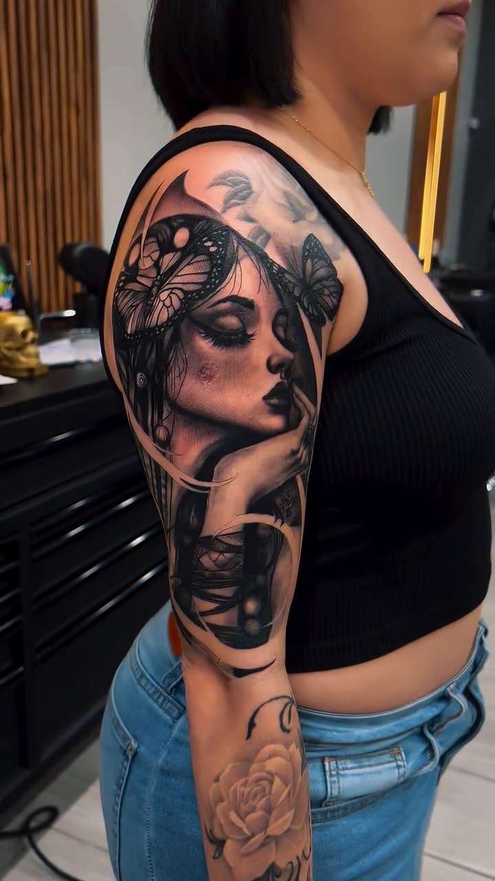 Tattoo by @guillermocolumbie — black_and_grey, illustrative