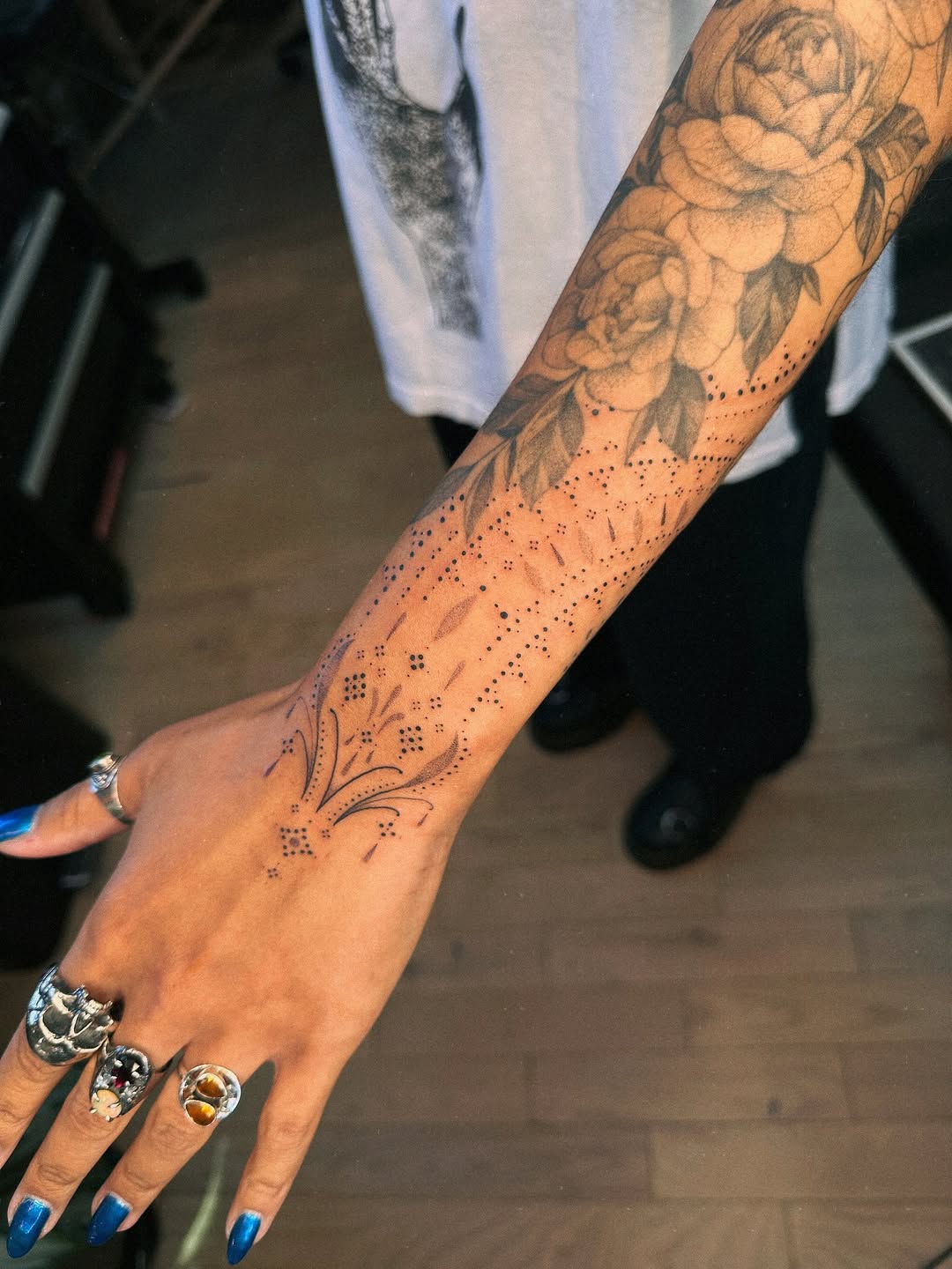 Tattoo by @mushrooomqueen β dotwork, fine_line