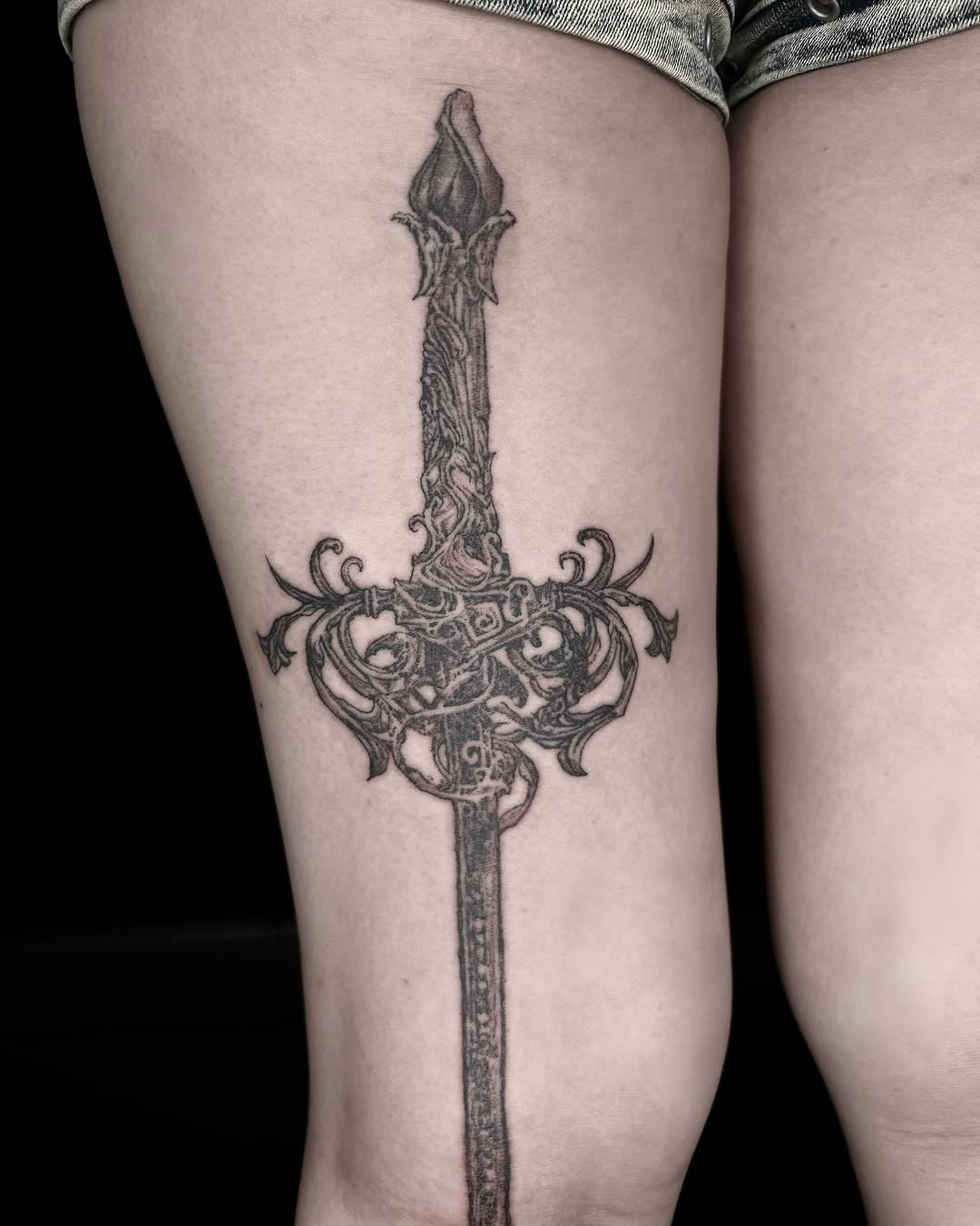 Tattoo by @la13va_tear โ blackwork, illustrative