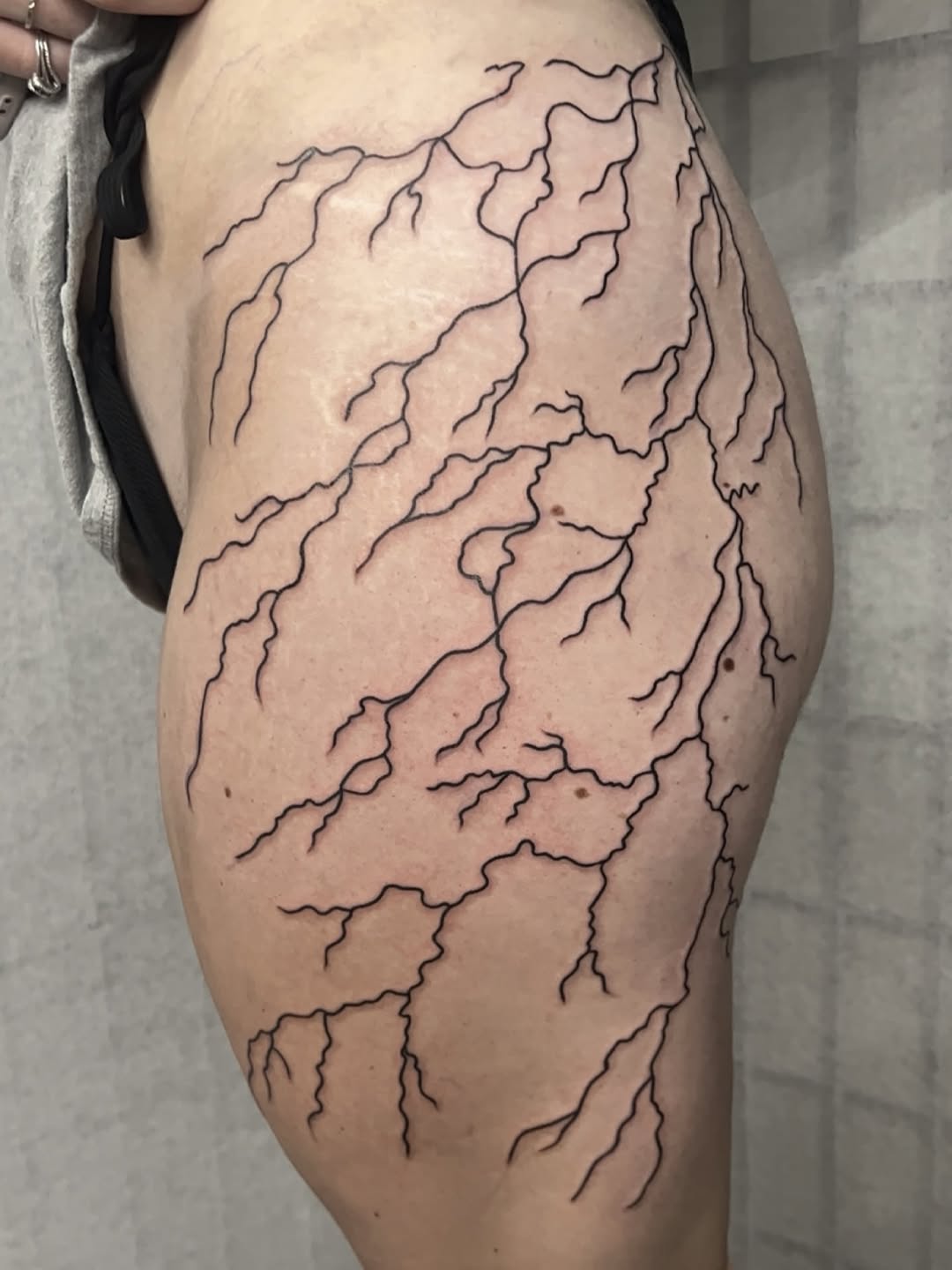 Tattoo by @devi.tattoos โ fine_line, illustrative