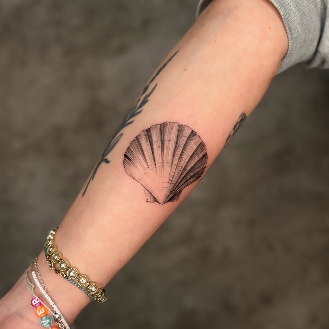 Tattoo by @yuta.tatt β black_and_grey, illustrative