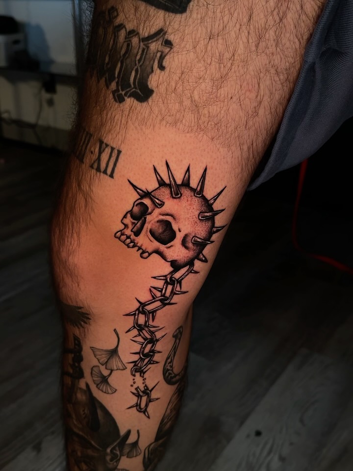 Tattoo by @natts__tats — blackwork