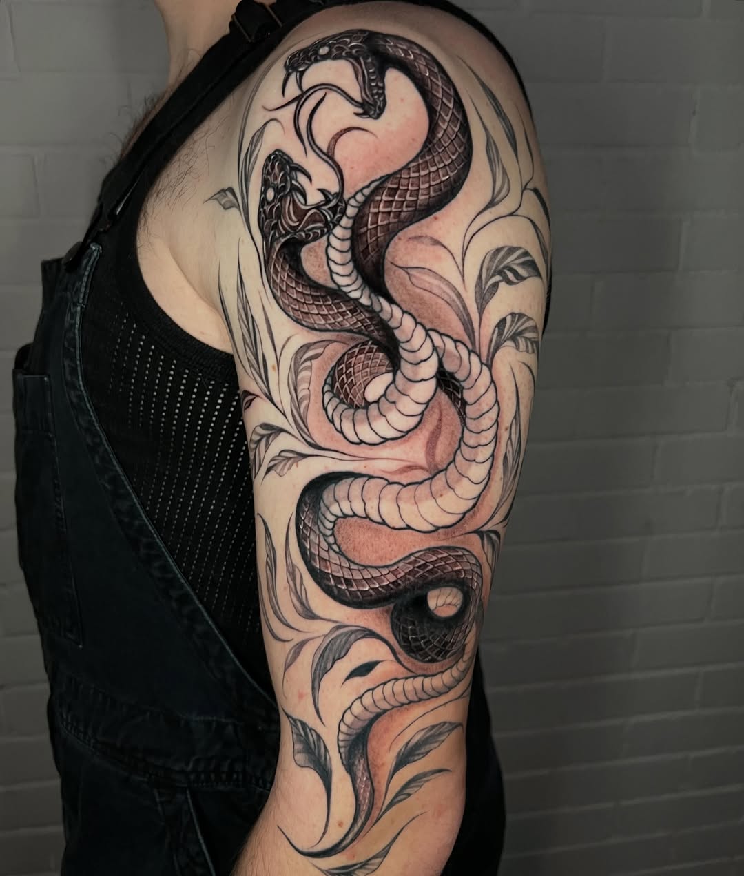 Tattoo by @palomatatu — black_and_grey, illustrative