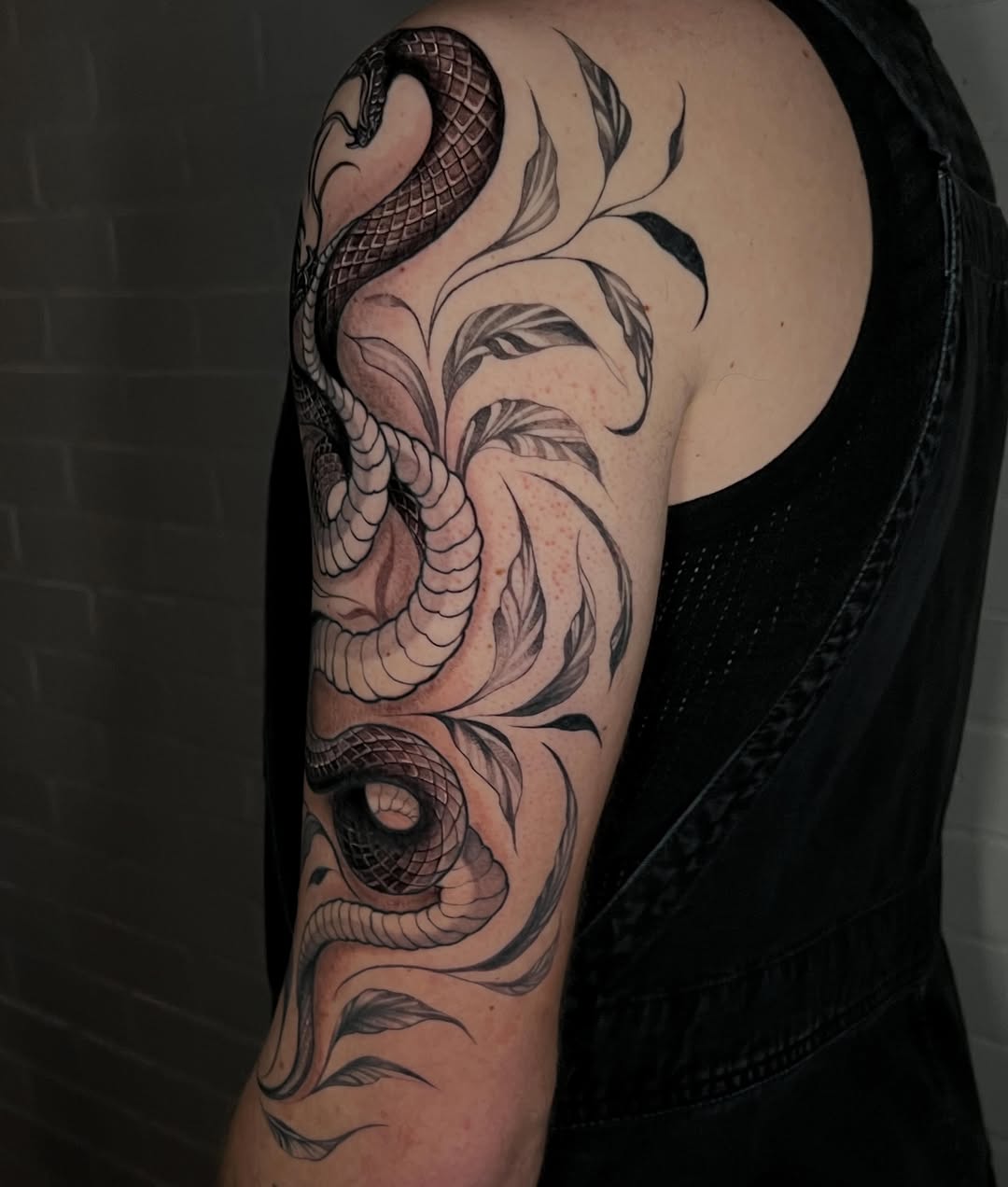 Tattoo by @palomatatu — black_and_grey, illustrative