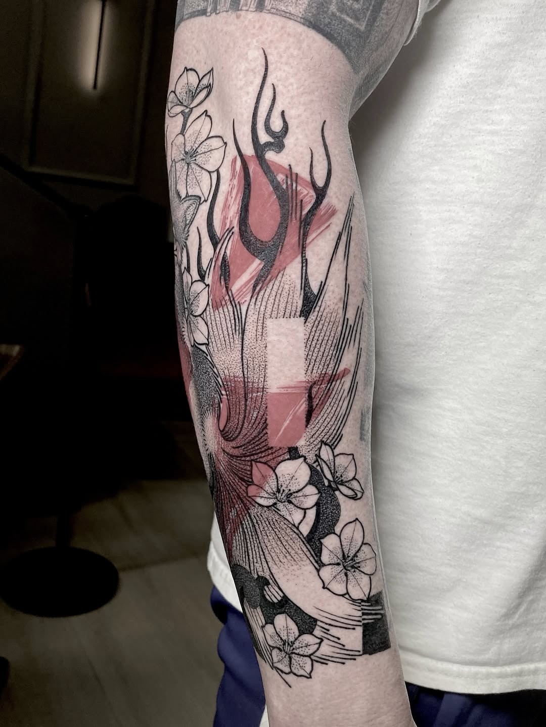 Tattoo by @therowanstarr โ illustrative, blackwork