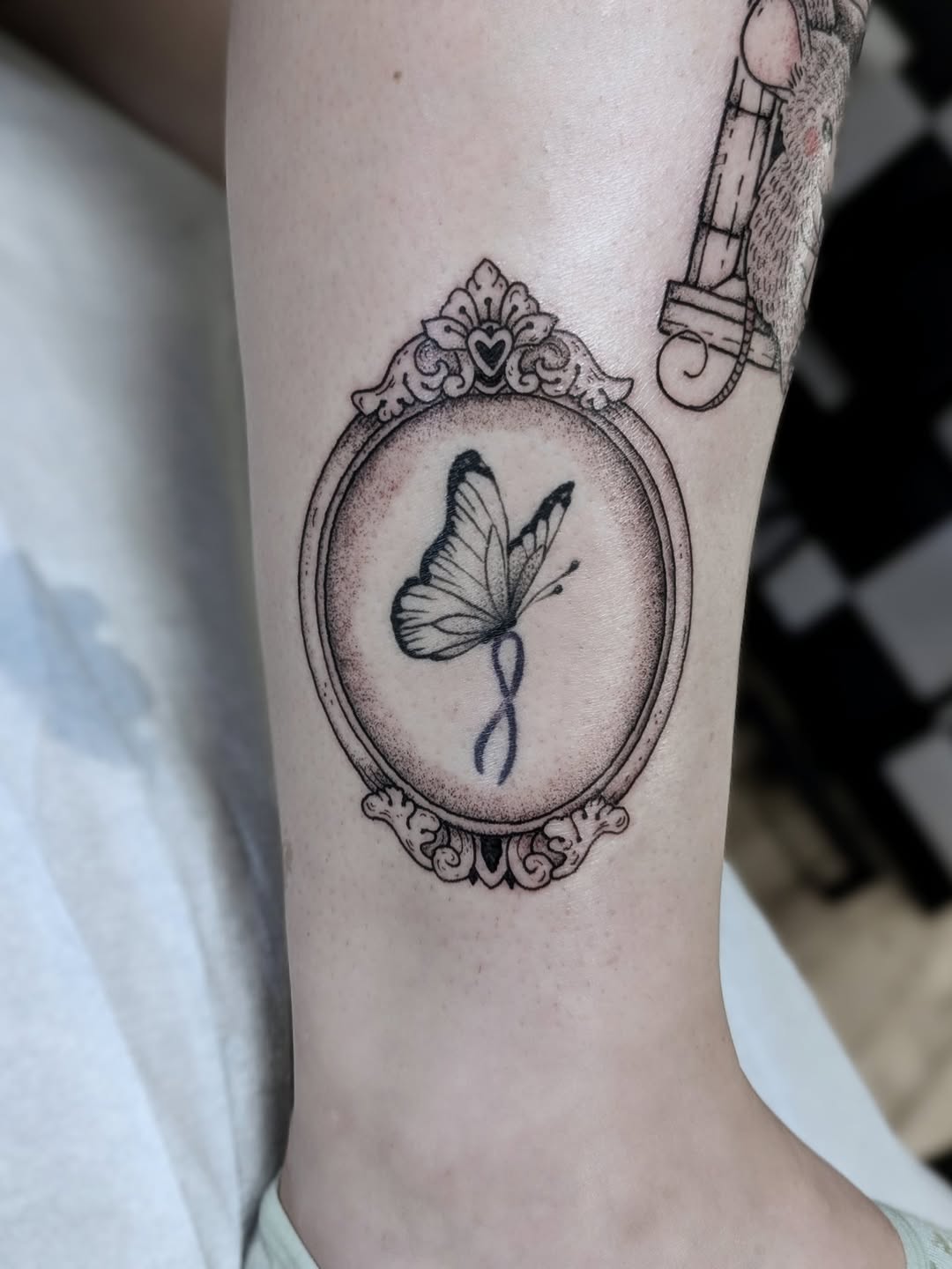Tattoo by @daniturkeysammie — dotwork