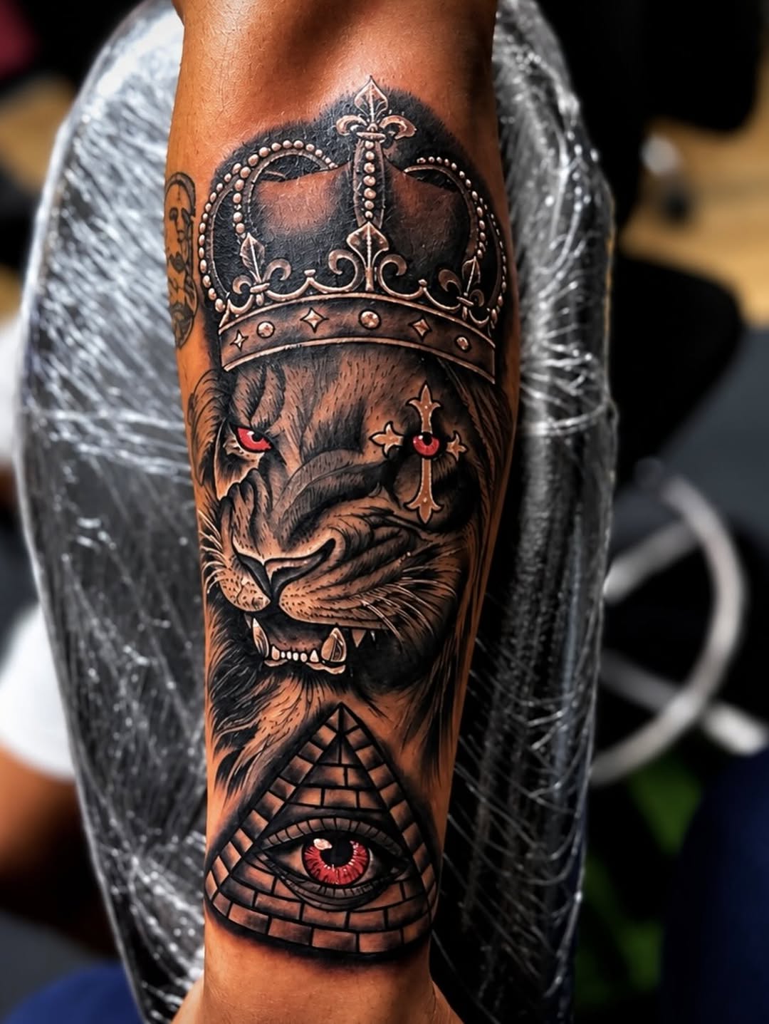 Tattoo by @dayse_ink — realism, black_and_grey