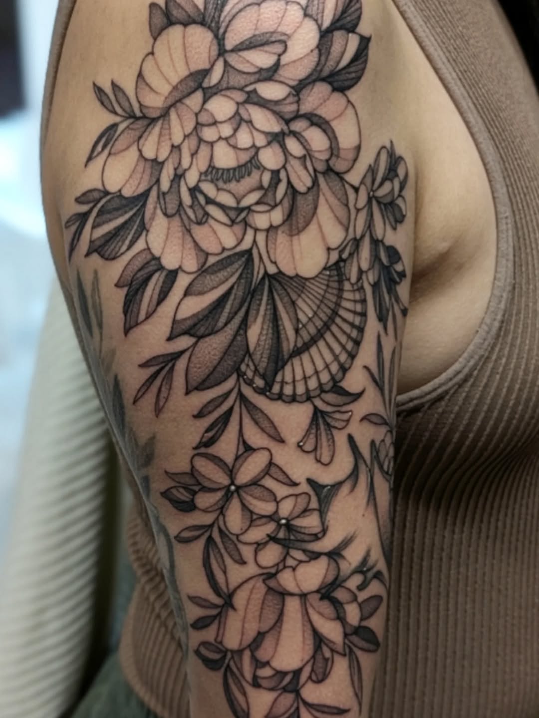 Tattoo by @kattiebaby β black_and_grey, dotwork