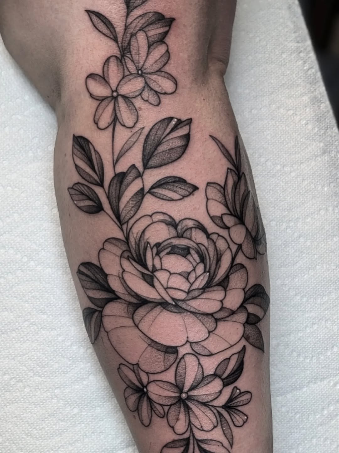 Tattoo by @kattiebaby β fine_line, black_and_grey