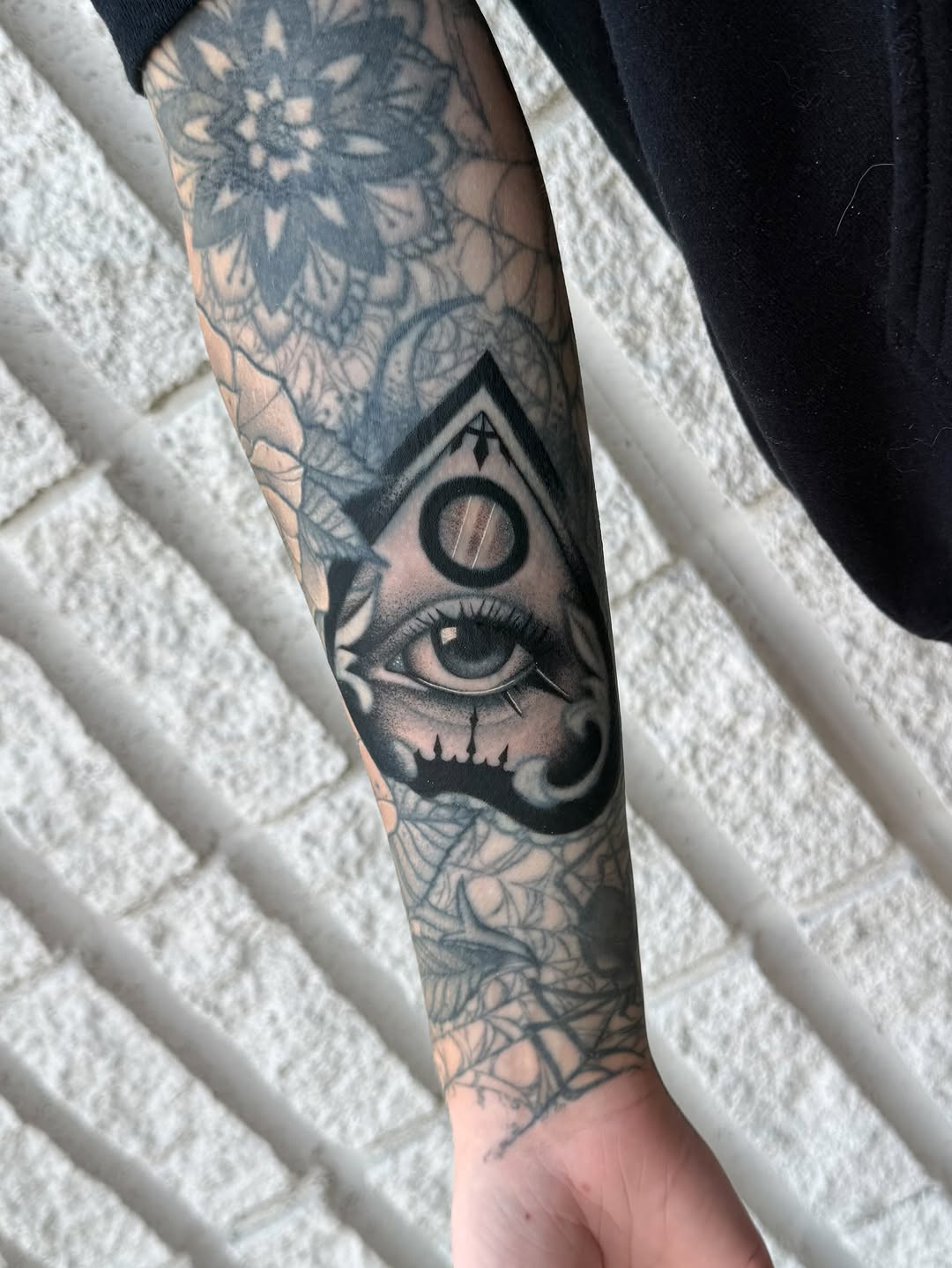 Tattoo by @elainenerowskiart — blackwork, illustrative