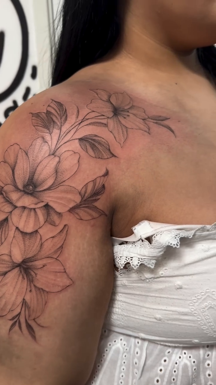 Tattoo by @kannyka.tattoo β fine_line, illustrative