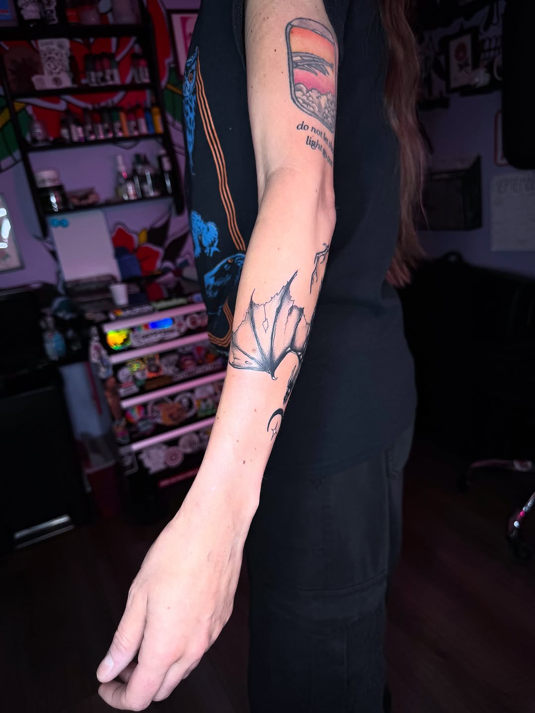 Tattoo by @honeyssweettattoos β black_and_grey