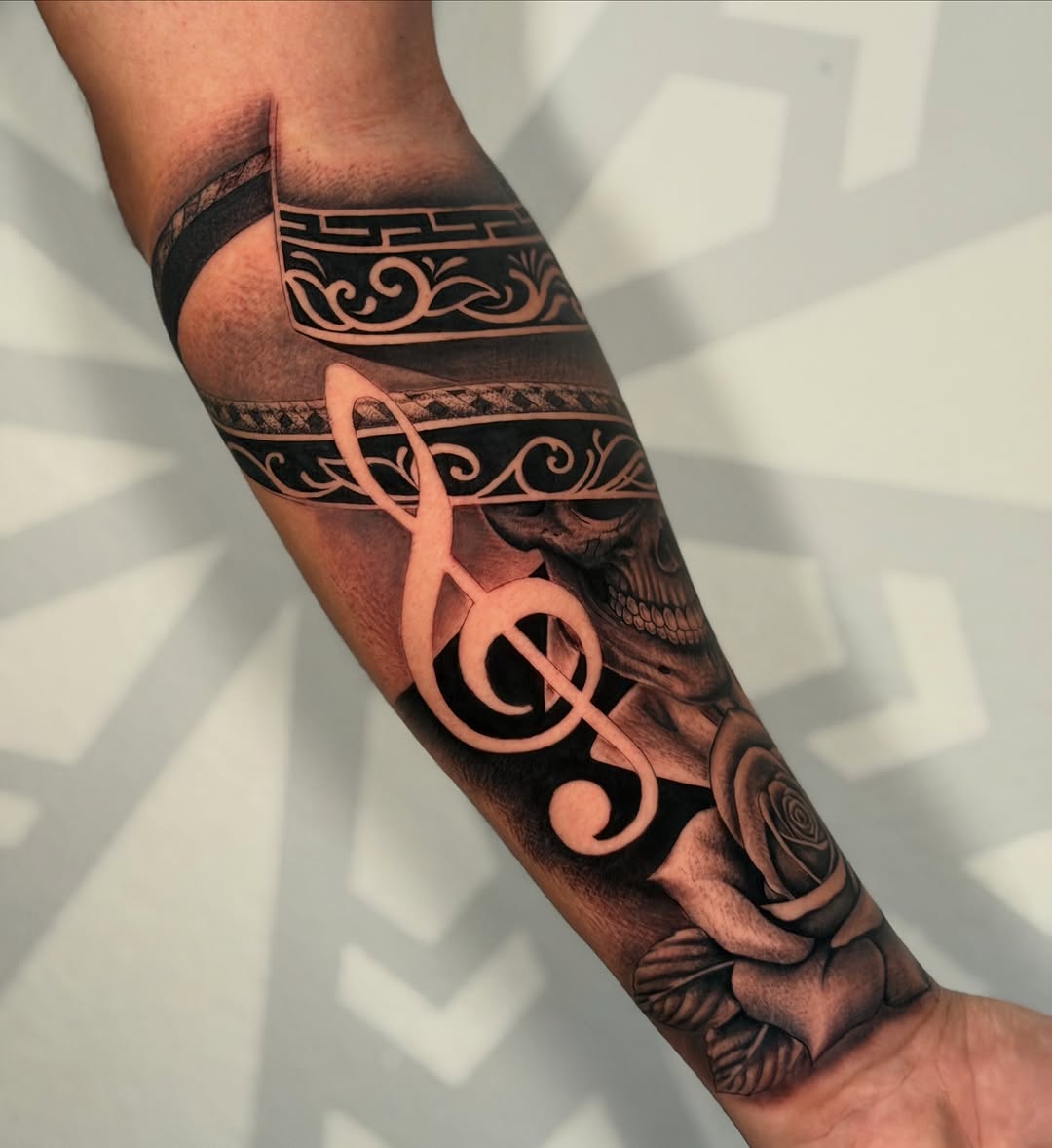 Tattoo by @nandojaa_ink — black_and_grey, realism