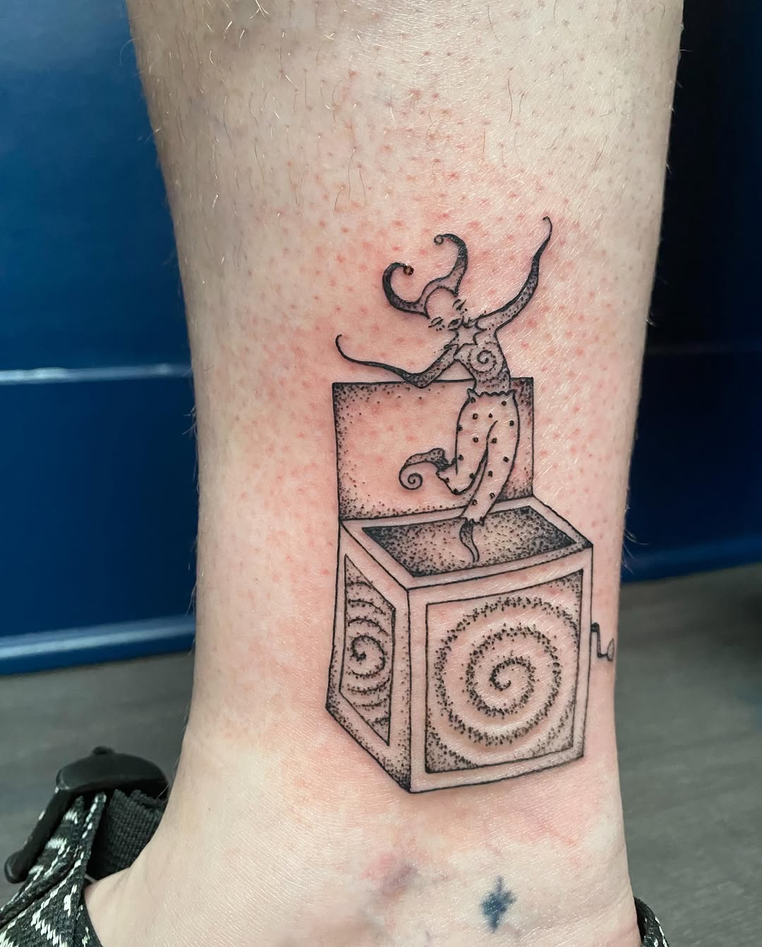Tattoo by @rappart_ — dotwork
