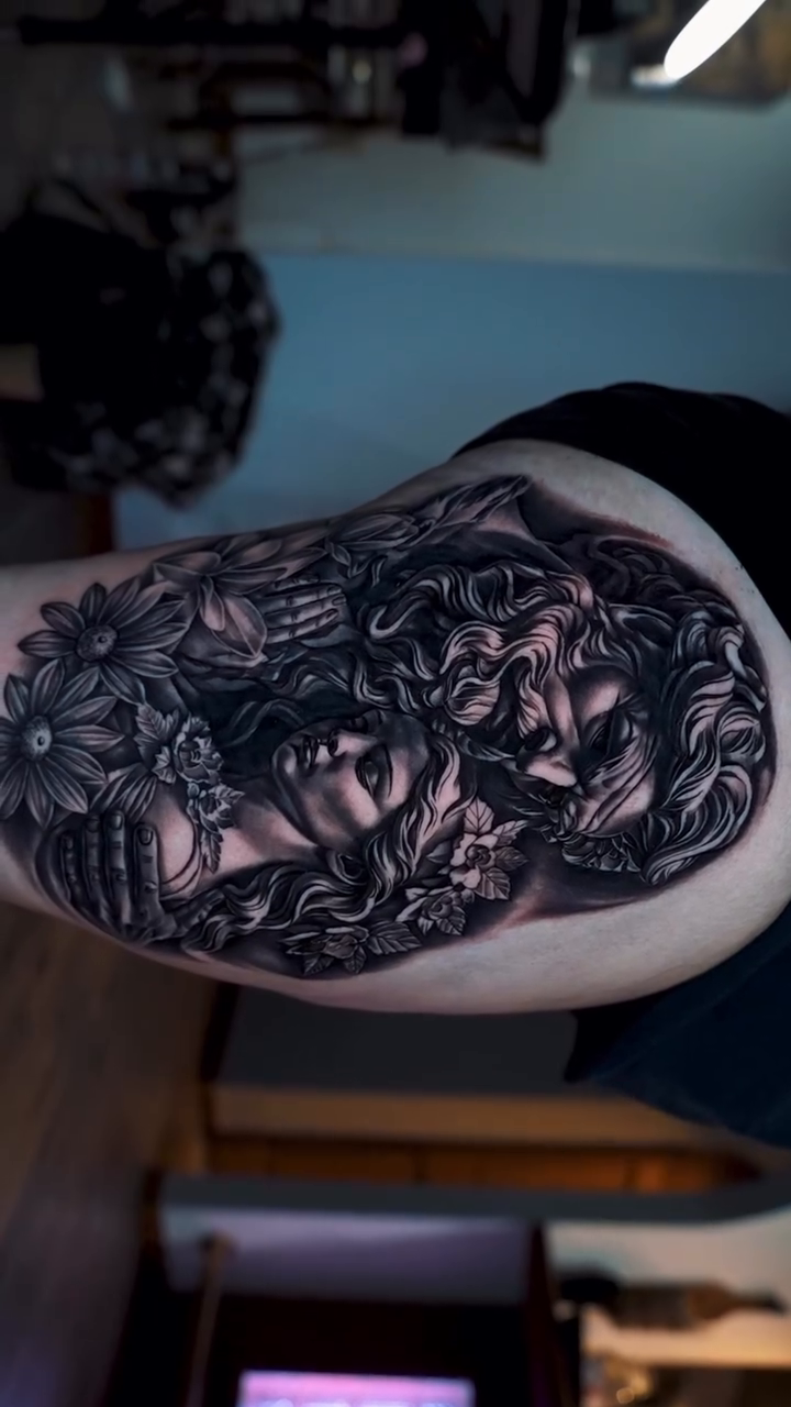 Tattoo by @or.lando.q — black_and_grey, illustrative