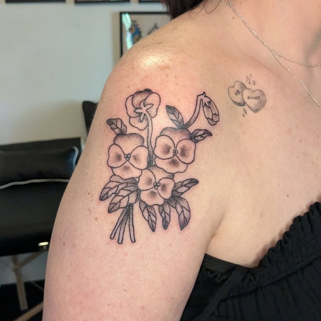Tattoo by @snakesinmydreams โ black_and_grey