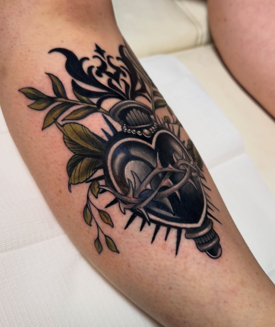 Tattoo by @lolainkistry — black_and_grey, illustrative