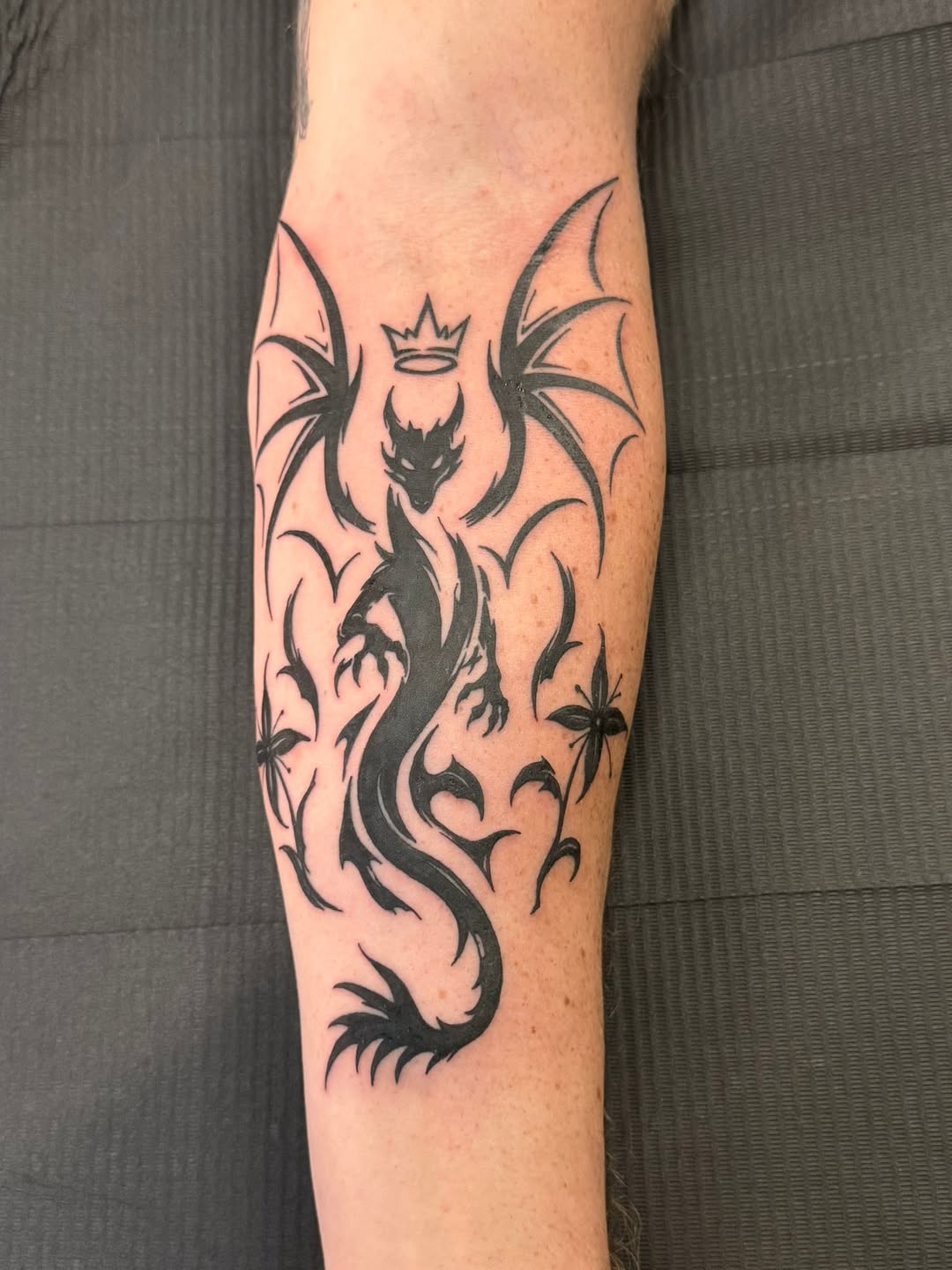 Tattoo by @kinghell73 — blackwork
