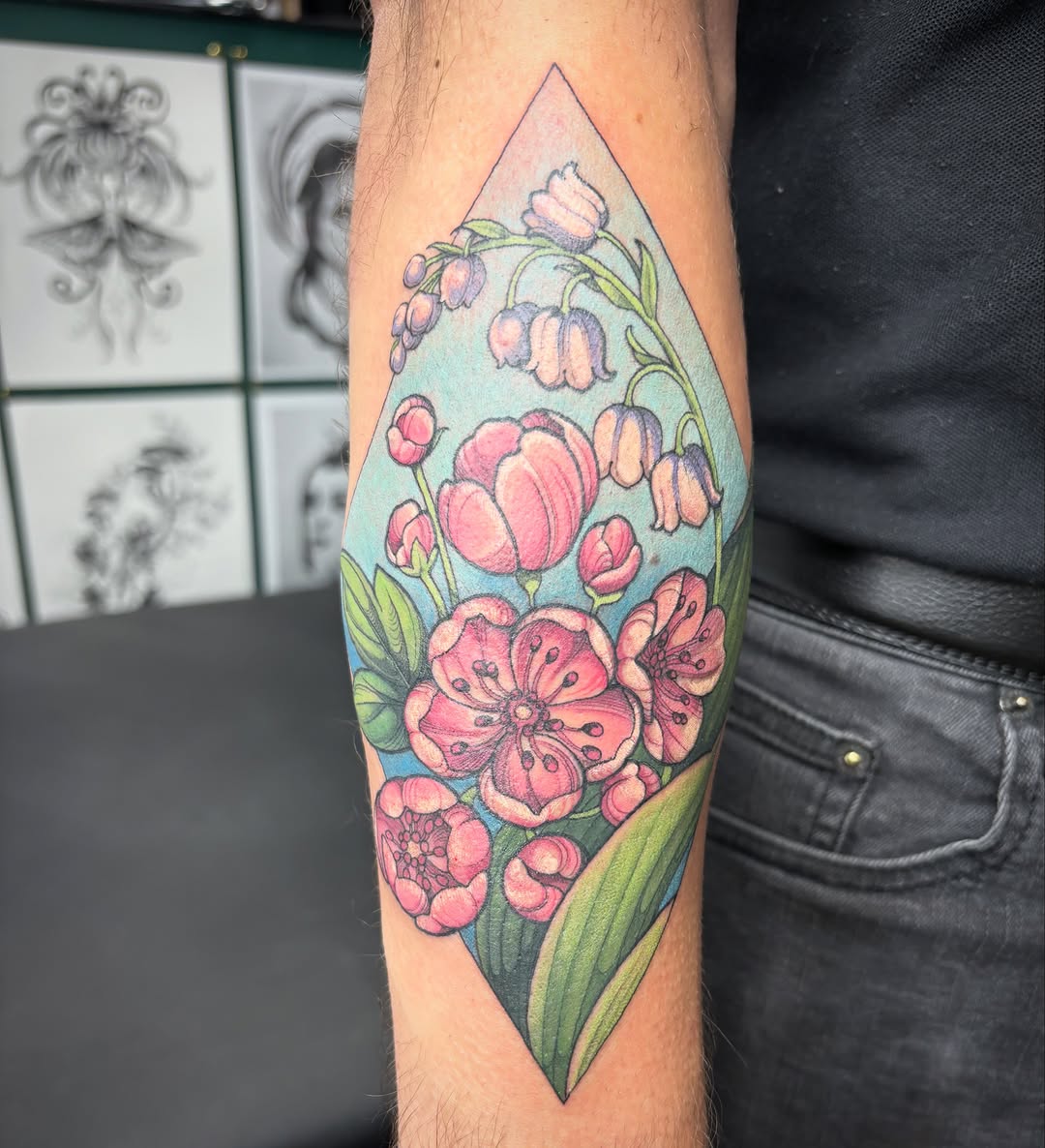 Tattoo by @lu_tatu — realism, fine_line