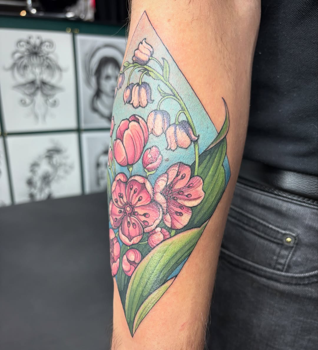 Tattoo by @lu_tatu — neo_traditional, realism