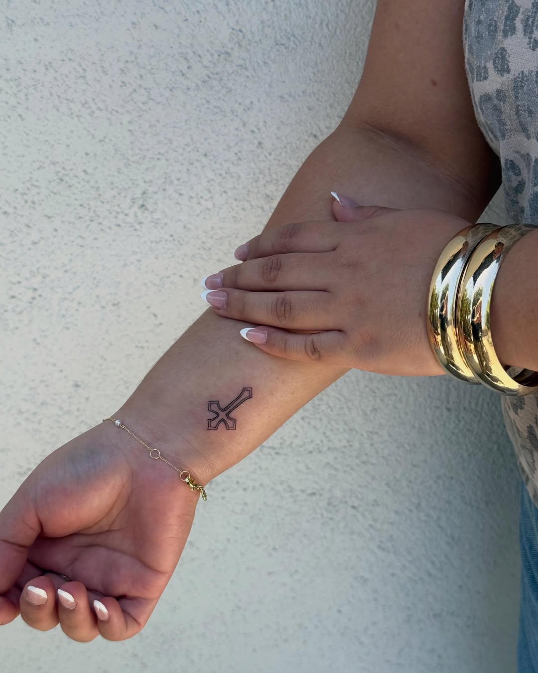 Tattoo by @amariisonn — fine_line, minimalist