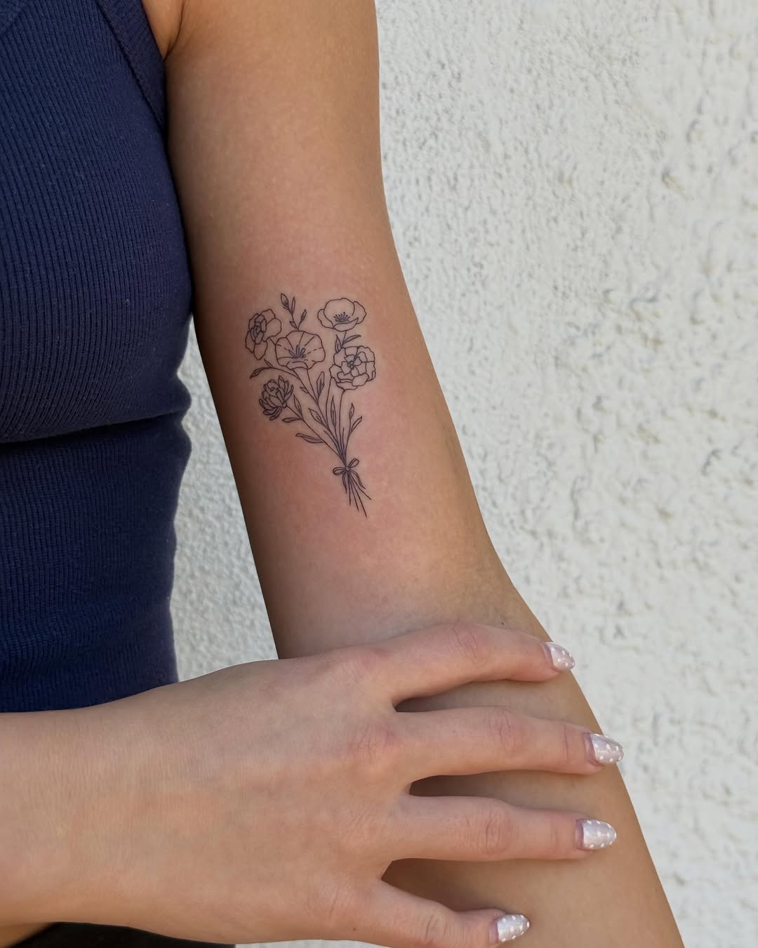 Tattoo by @amariisonn — fine_line