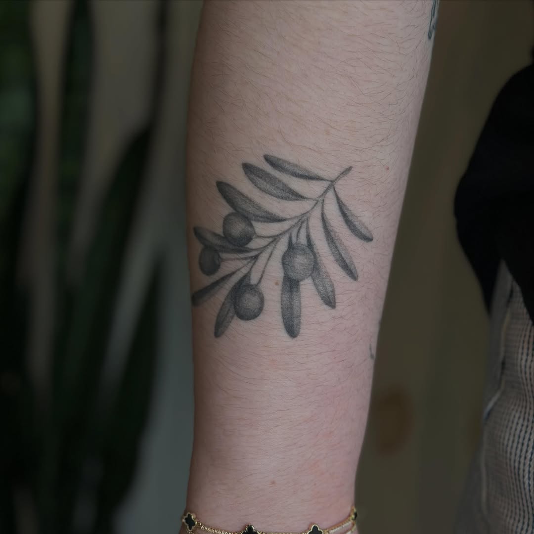 Tattoo by @scaktats โ black_and_grey