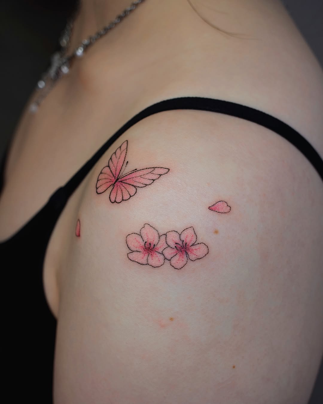 Tattoo by @elsietattoo — fine_line, minimalist