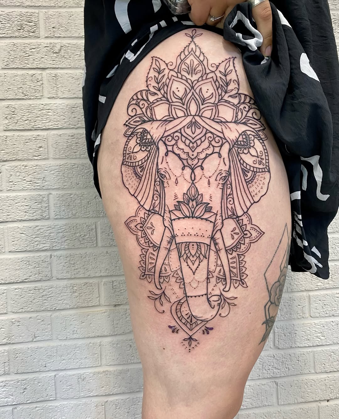 Tattoo by @mozzarellena_tattoos โ dotwork