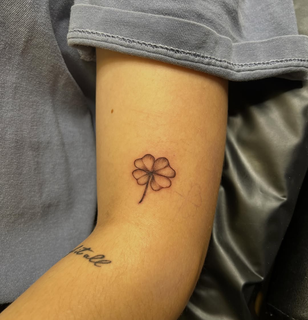 Tattoo by @presley.tattoos — fine_line, minimalist