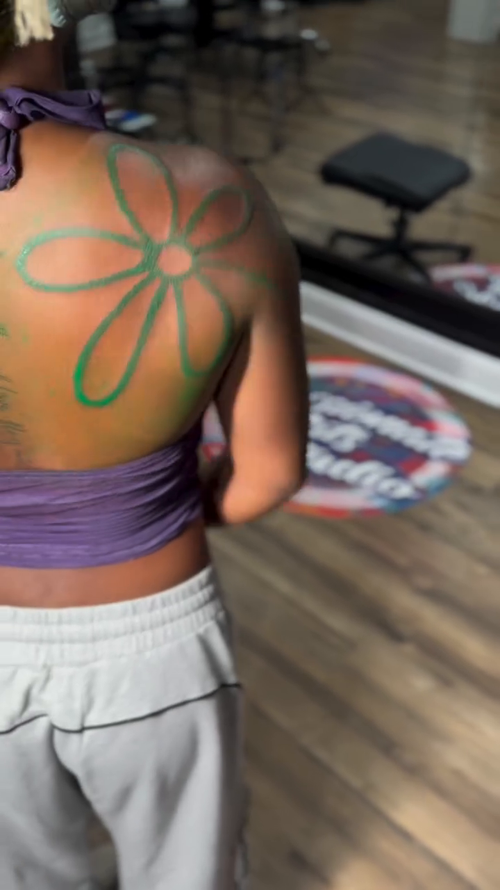 Tattoo by @dre.be.drawing โ minimalist