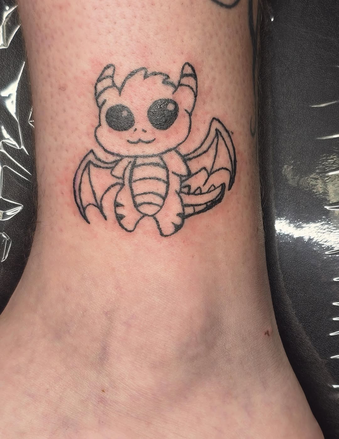 Tattoo by @pincurls_and_dragons — illustrative, sketch