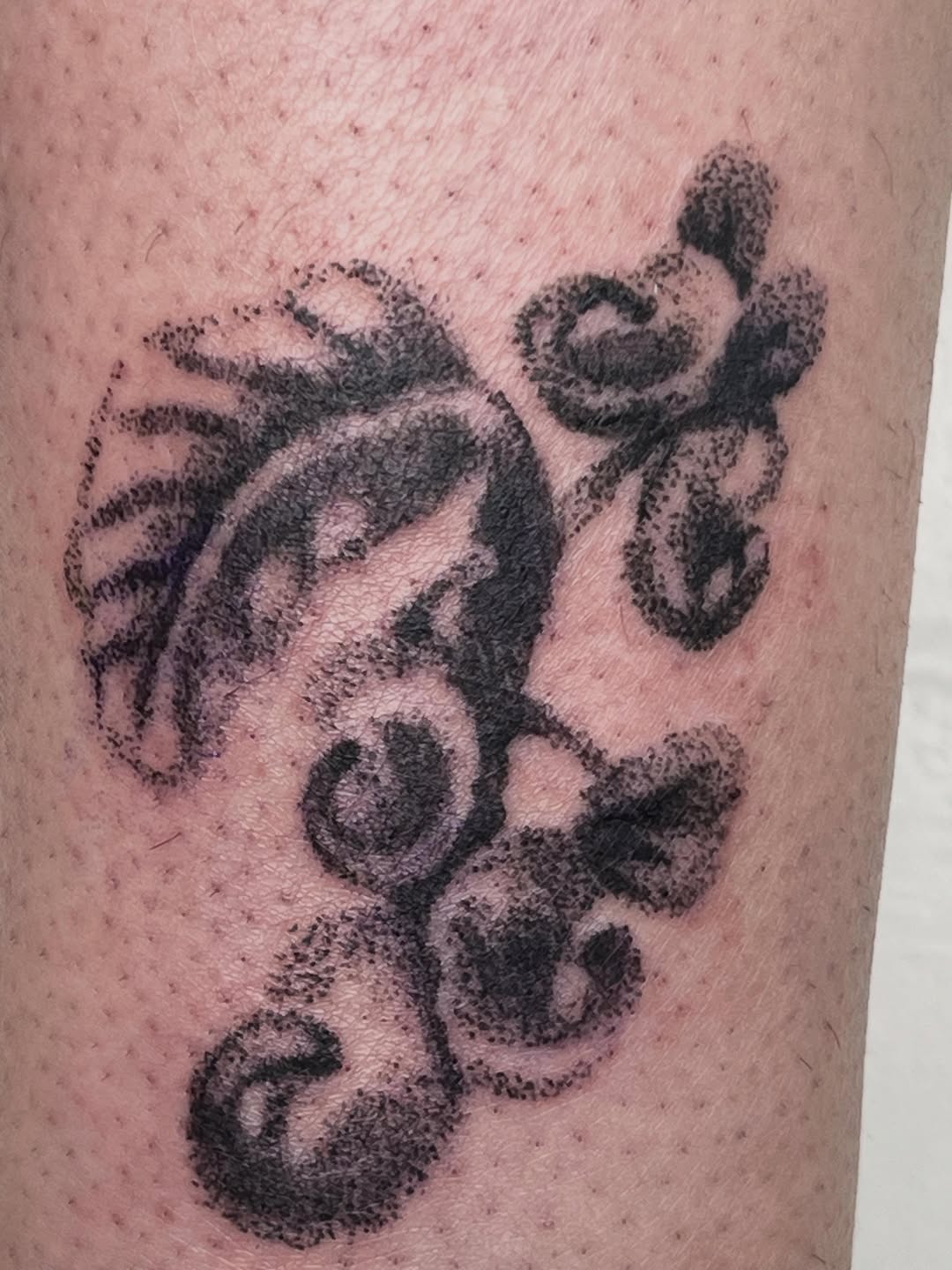 Tattoo by @goldenix — dotwork
