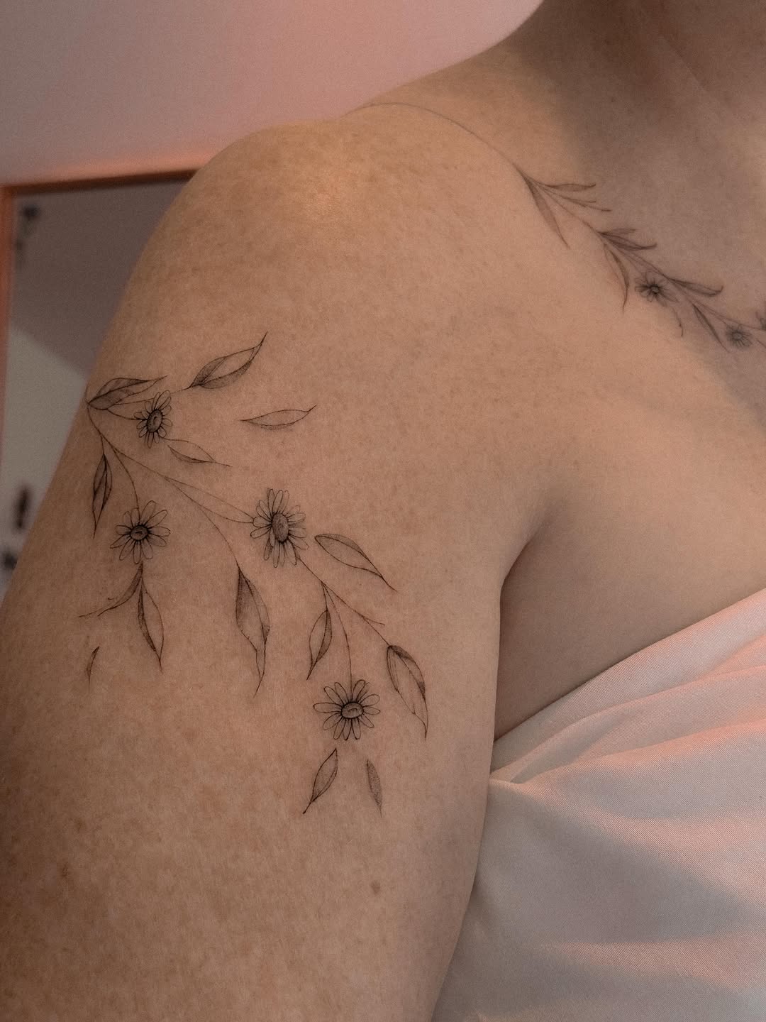 Tattoo by @alina.tattoo.ink — fine_line