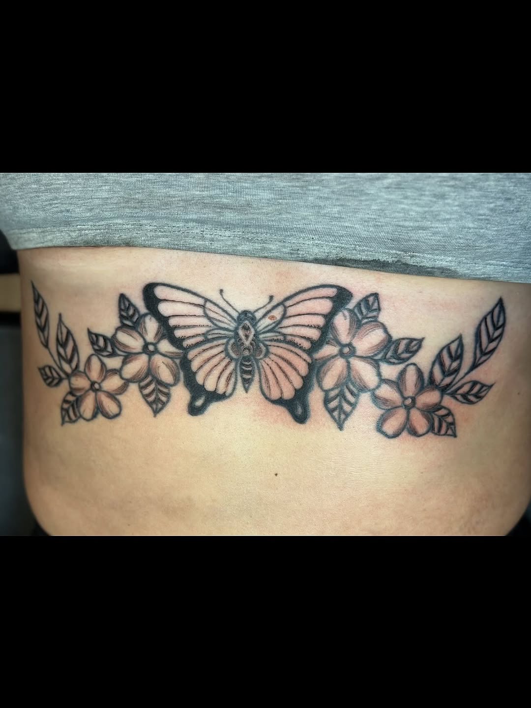 Tattoo by @jewelstattoos_ — black_and_grey, fine_line