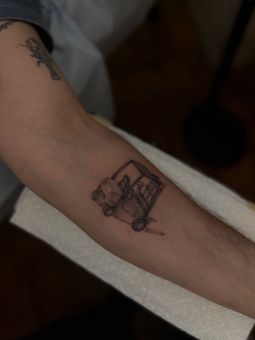 Tattoo by @adriannastabs — fine_line, realism