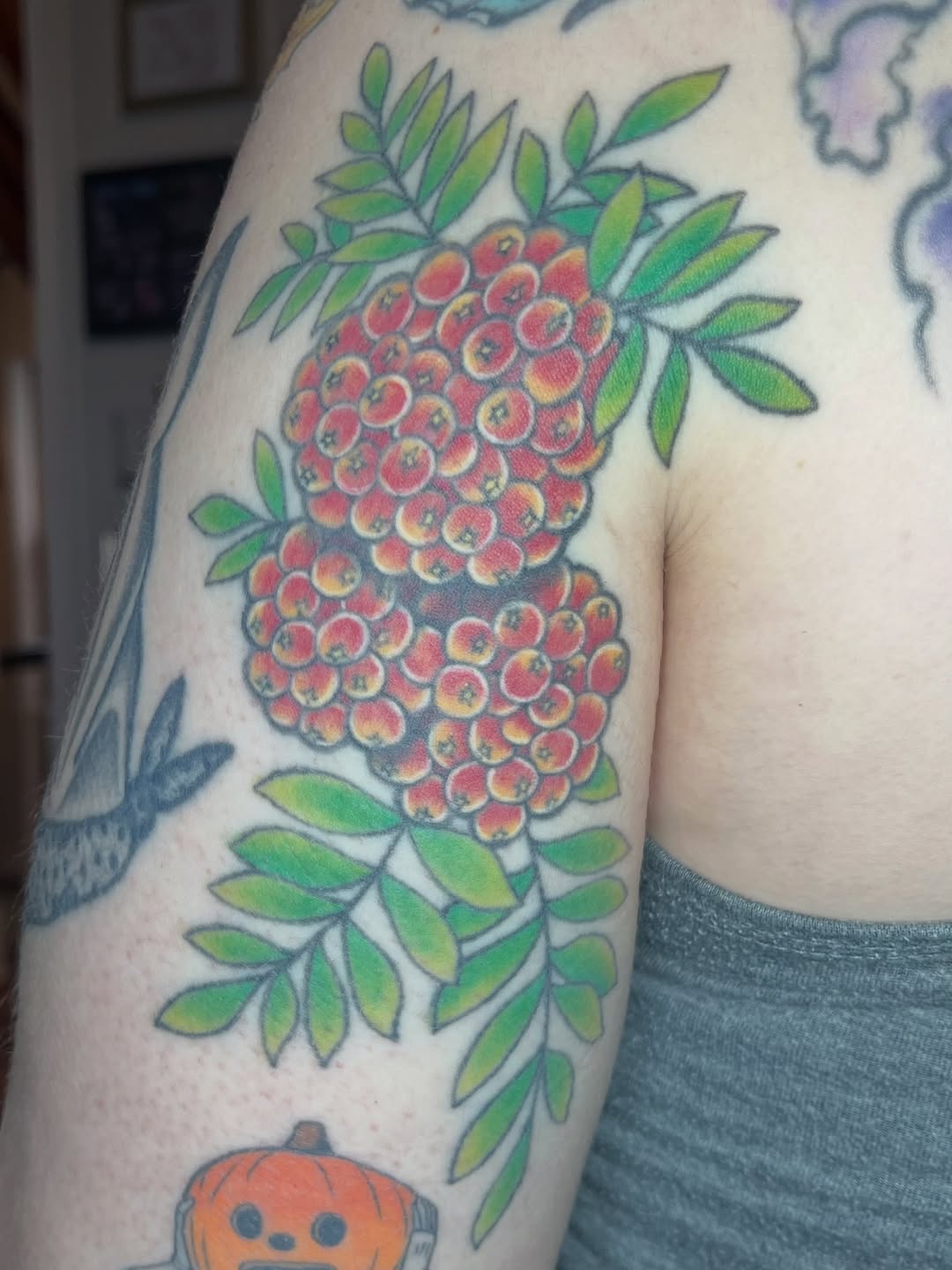Tattoo by @brokenkrystals β realism