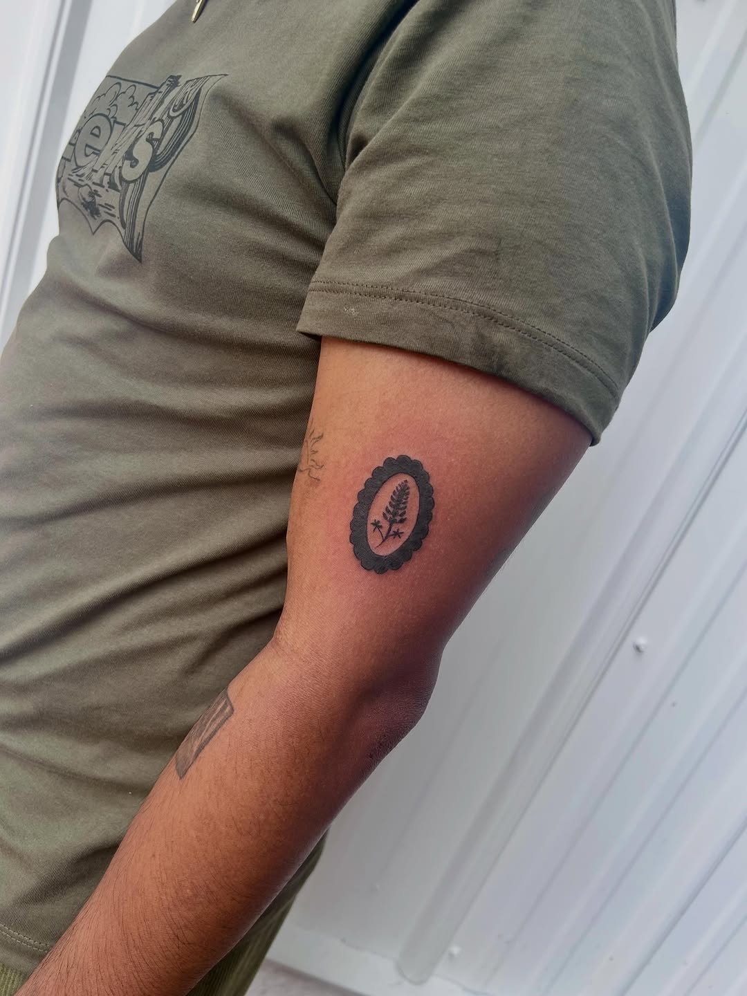 Tattoo by @misskatietattoos β blackwork