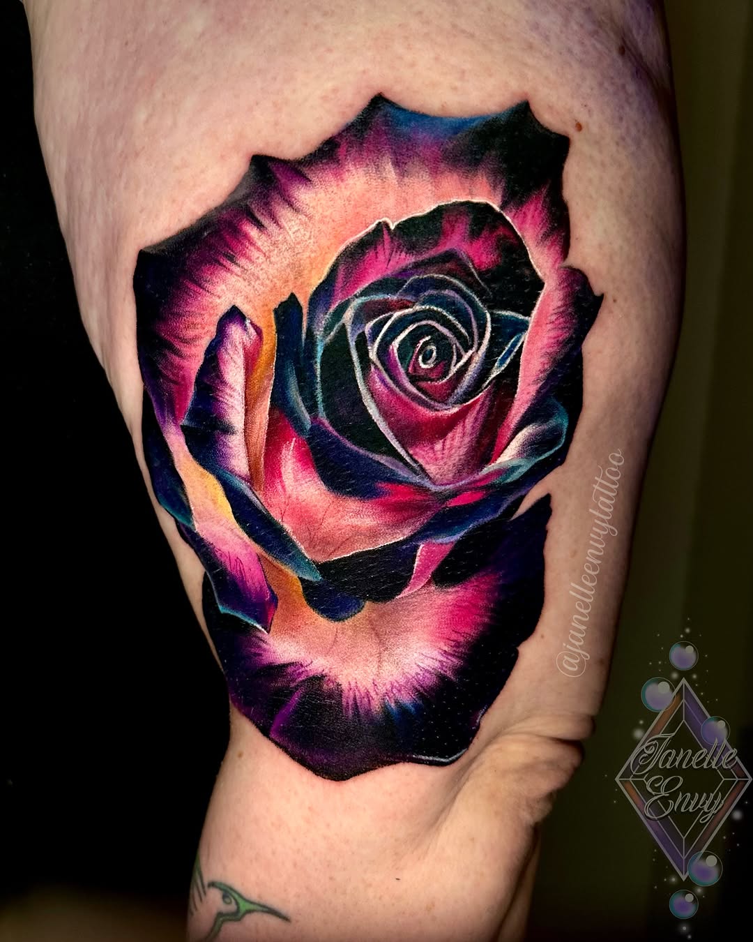 Tattoo by @janelleenvytattoo โ realism, black_and_grey