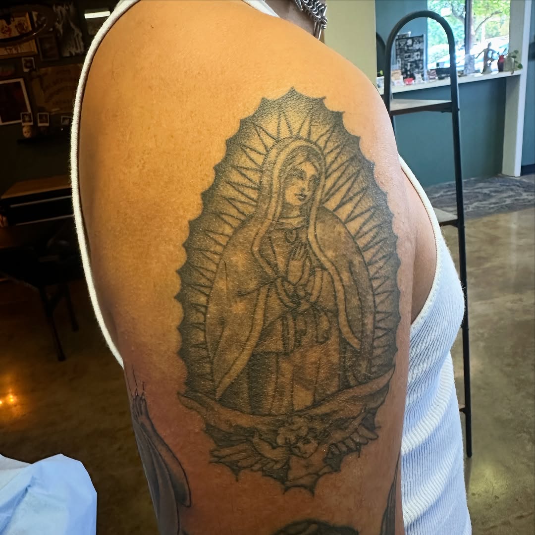 Tattoo by @luisamarigold — black_and_grey, illustrative