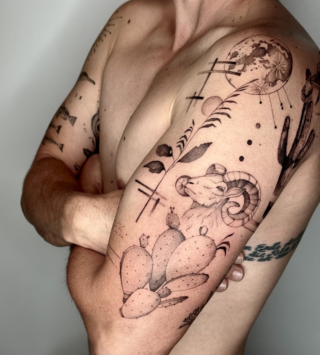 Tattoo by @mollymurrayink — illustrative, black_and_grey