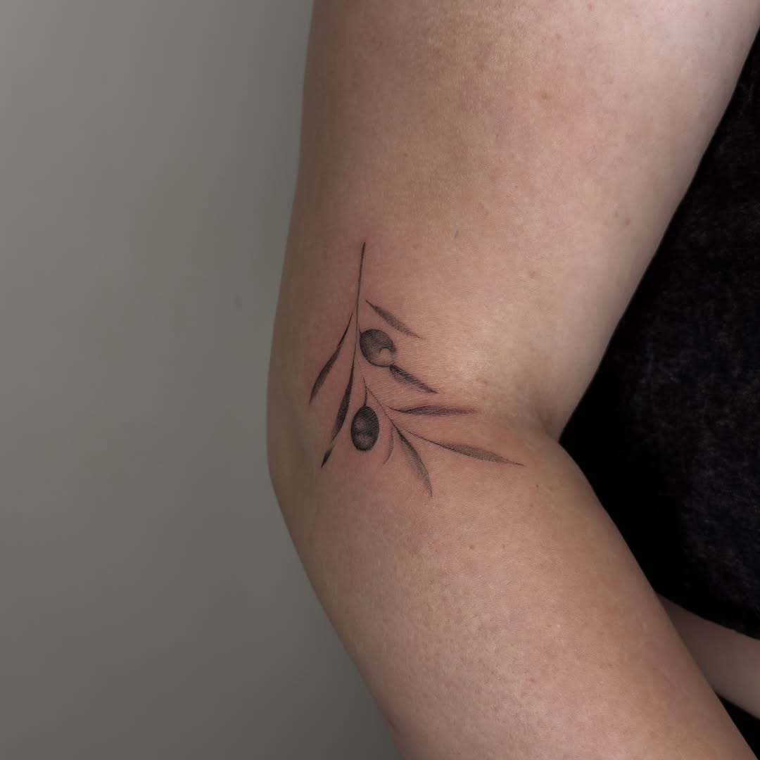 Tattoo by @vu_tattooer — fine_line, minimalist