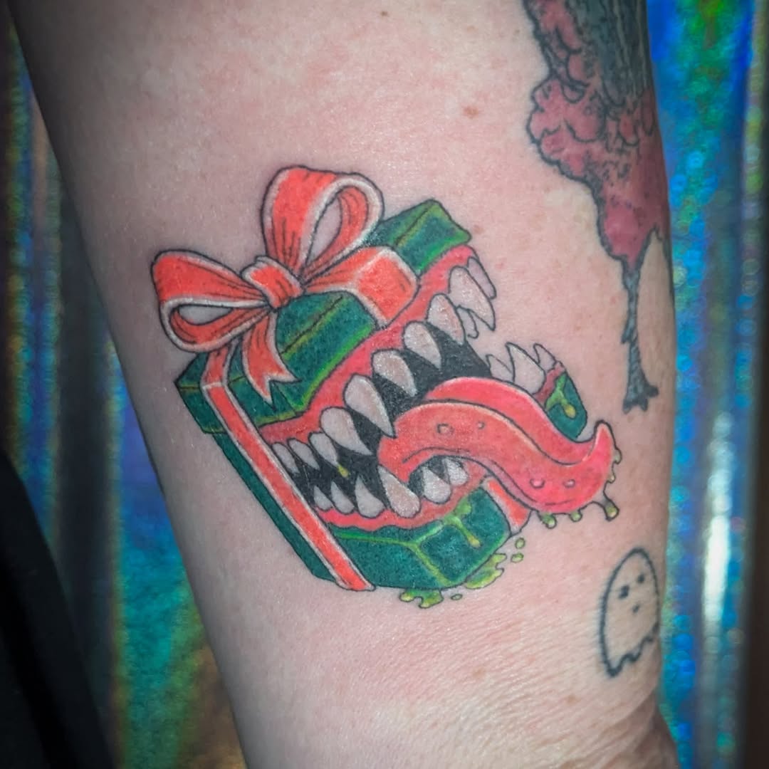Tattoo by @scarygilvarrytattoo — new_school