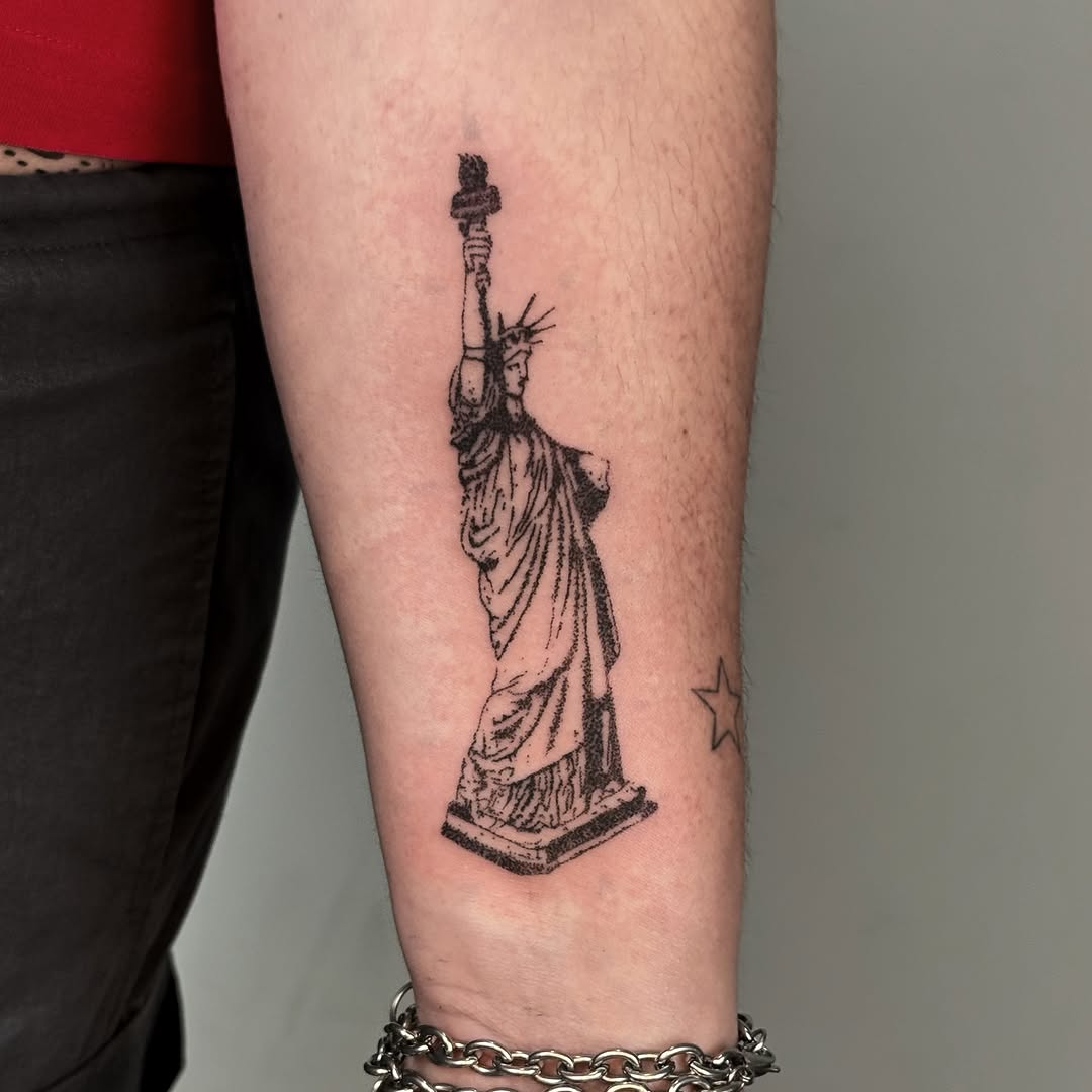 Tattoo by @jointkillertattoo โ black_and_grey