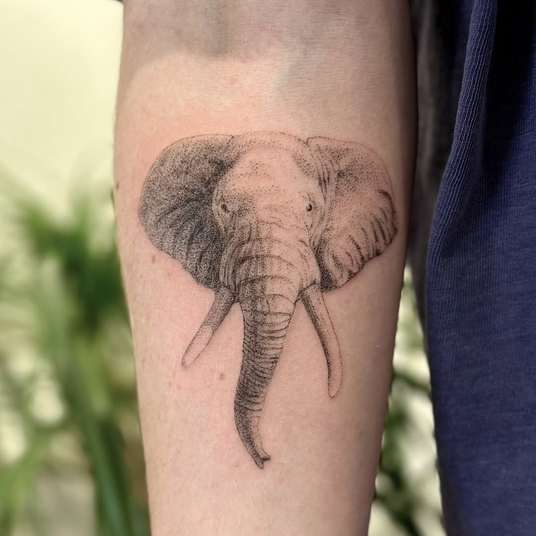 Tattoo by @khk.ttt — dotwork, realism
