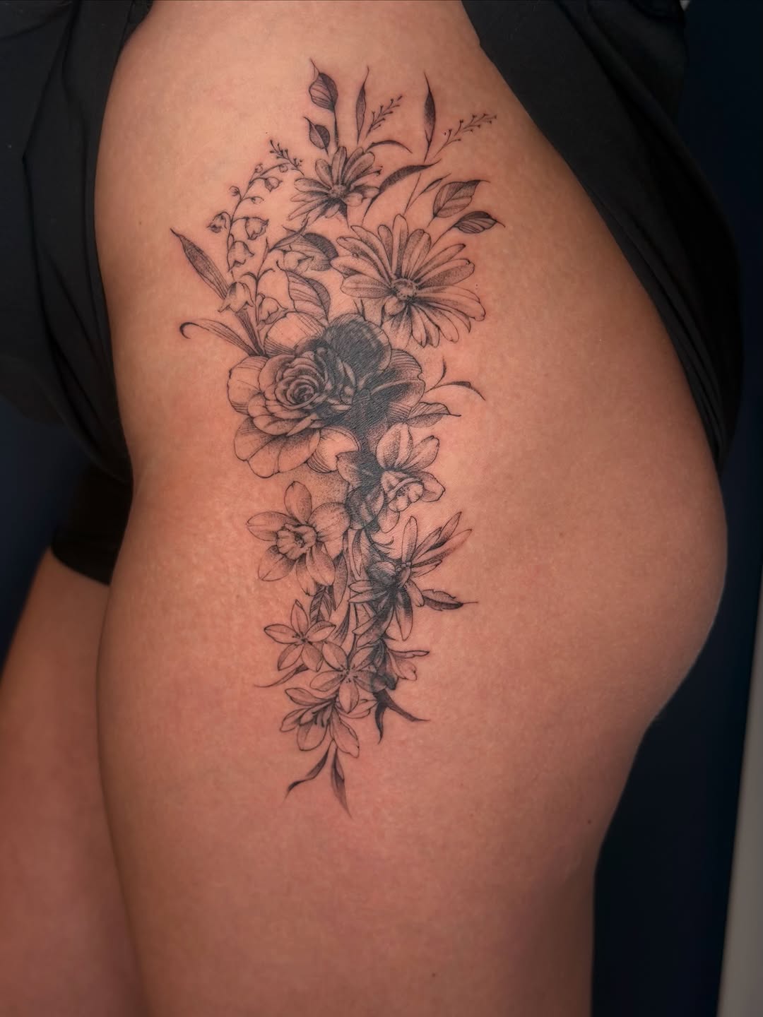 Tattoo by @bondtattooer — fine_line