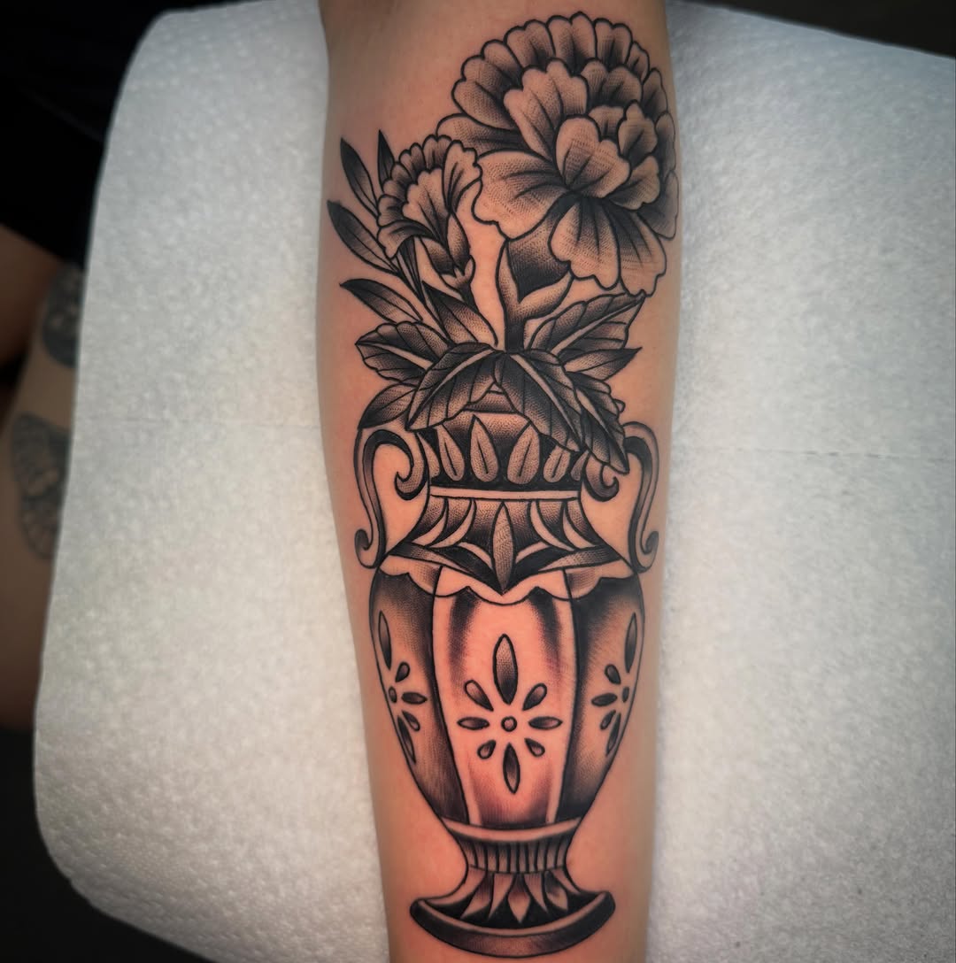 Tattoo by @junior_thetattooer — american_traditional, illustrative
