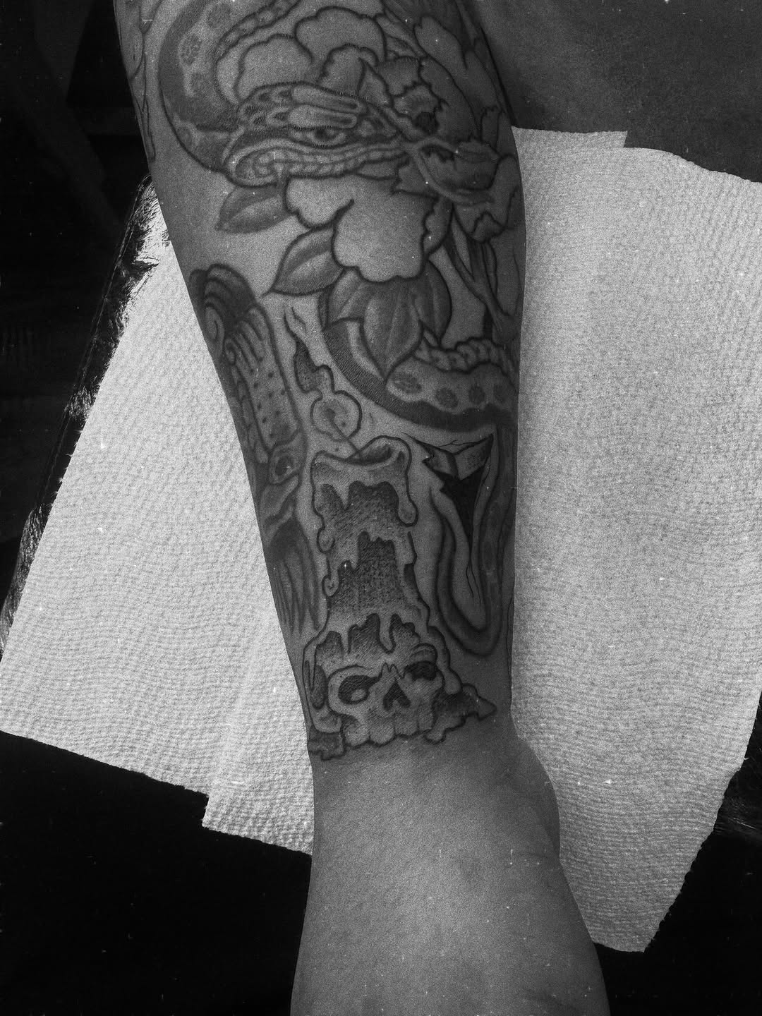 Tattoo by @rebelizms — black_and_grey