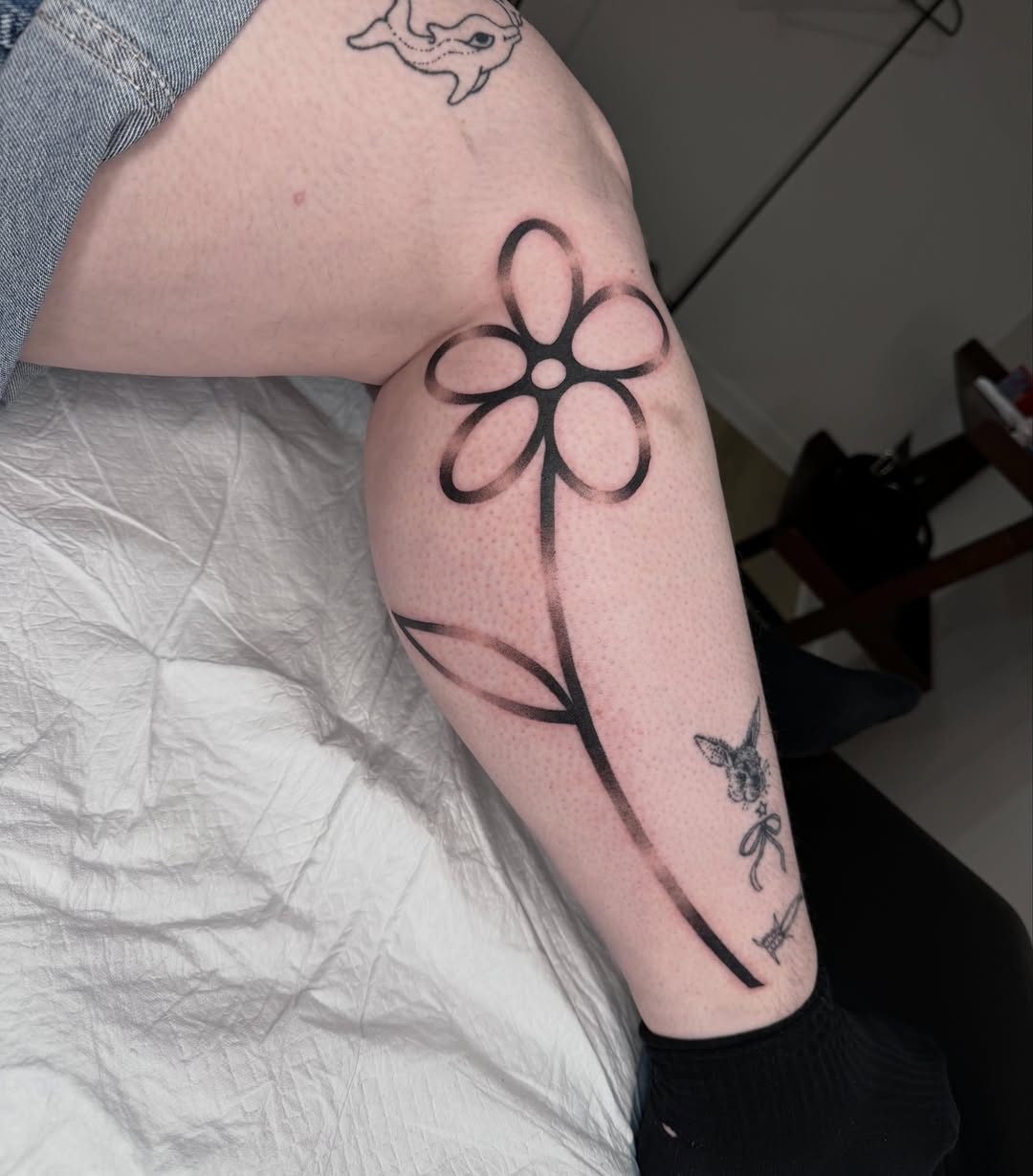 Tattoo by @oneheavytatty — fine_line