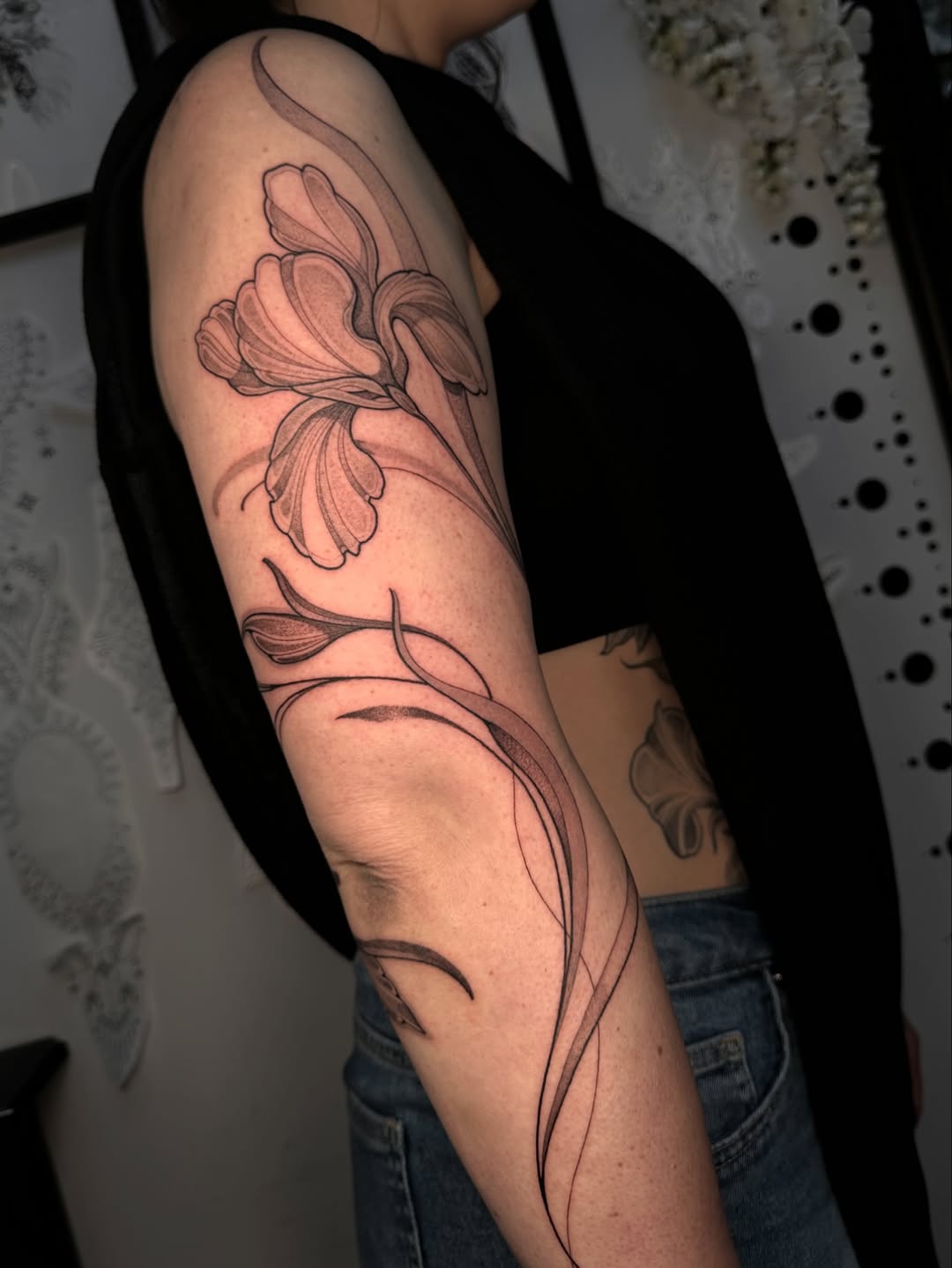 Tattoo by @mushrooomqueen β fine_line, black_and_grey